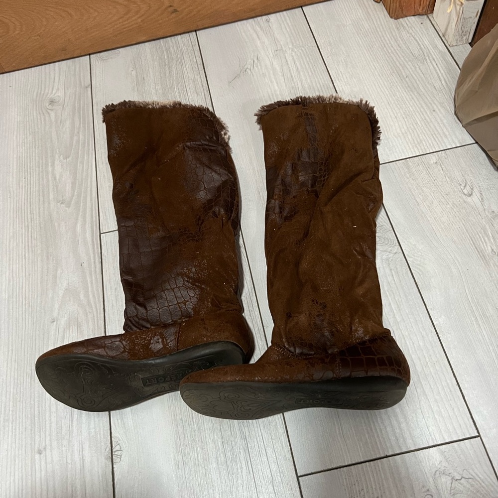 Brown Boots with Fur